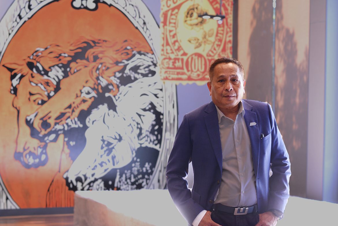 นายวชิระ เรืองมาลัย