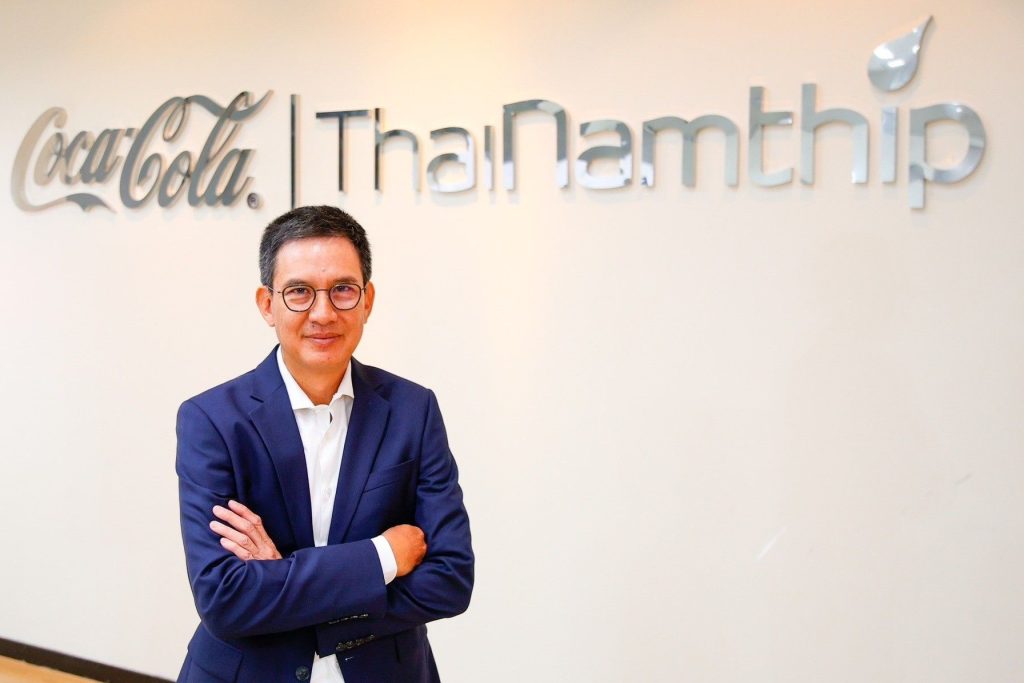 This image has an empty alt attribute; its file name is ThaiNamthip_Khun-Charnvit-1024x683.jpg