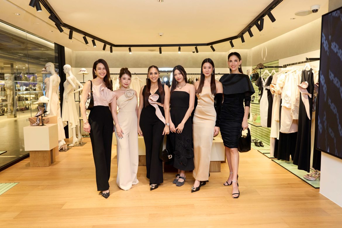 001 QUINN Spring 2025 (จากซ้าย) พอลล่า – พิมพรรณ – สุวิตา – วีรญา – ปุณยาพร – ซินดี้