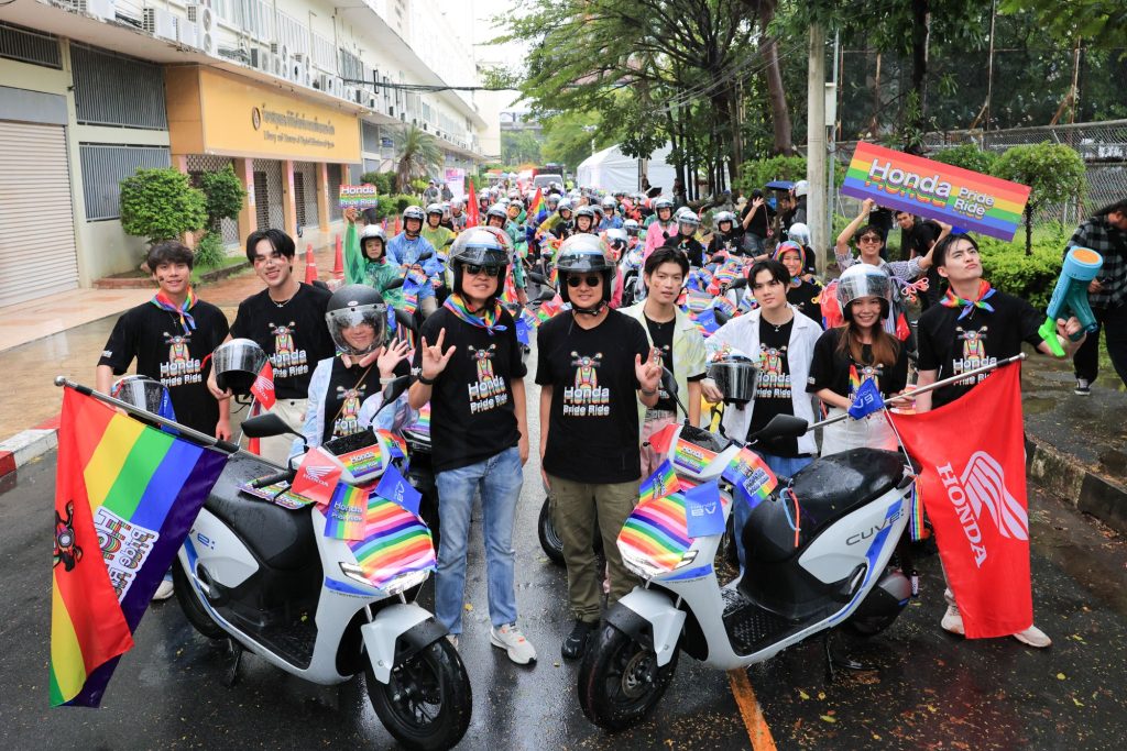 This image has an empty alt attribute; its file name is Thai-Honda_Love-Pride-Parade_Pride-ride-19-1024x683.jpg