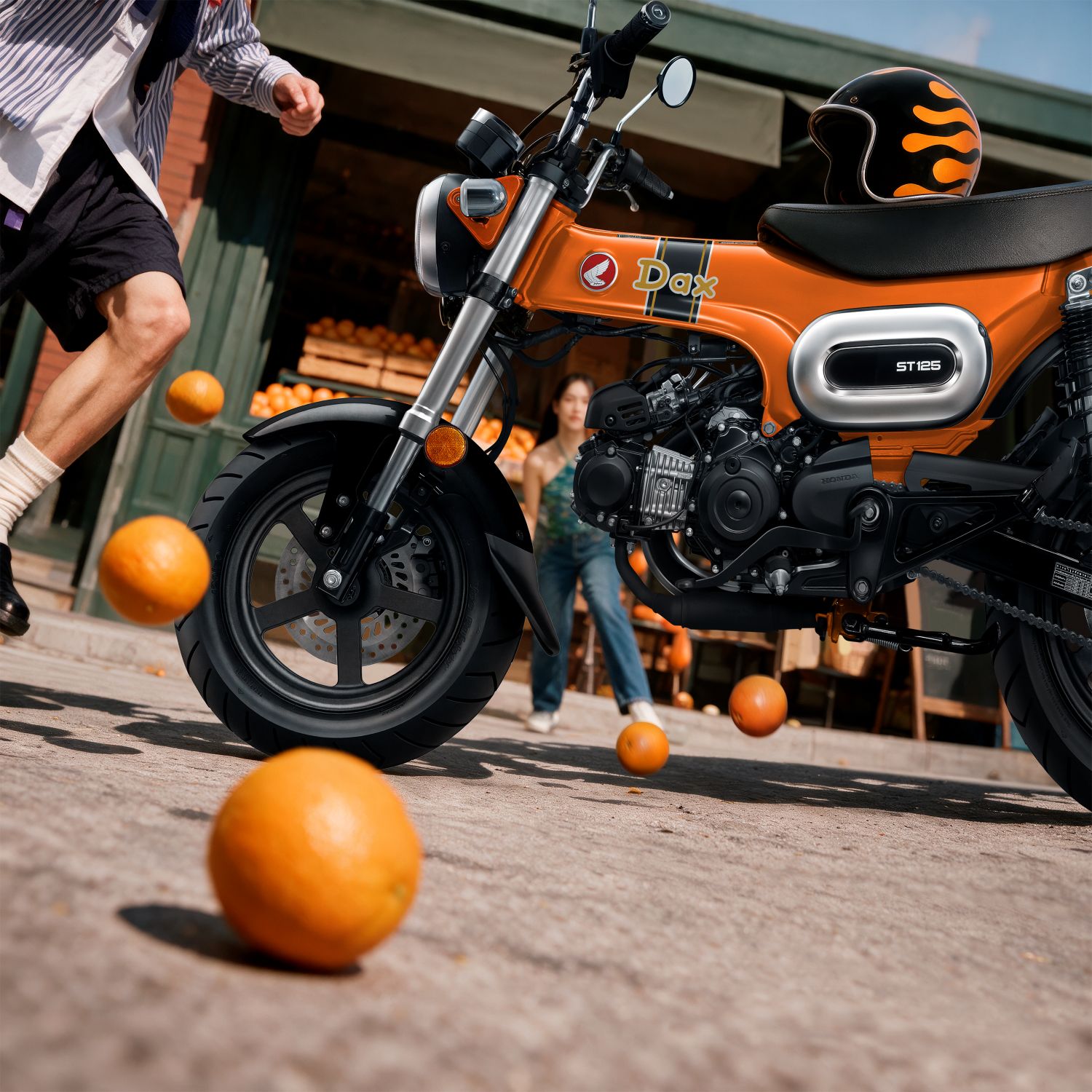 https://www.teawfinkinshop.com/wp-content/uploads/2026/10/02-Dax-ORANGINAL-Lifestyle.jpg
